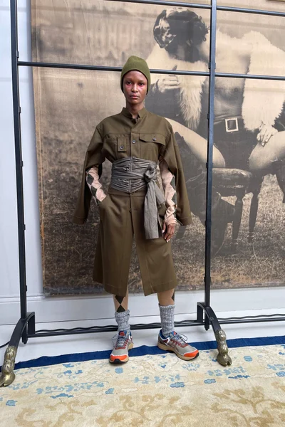 Look 25